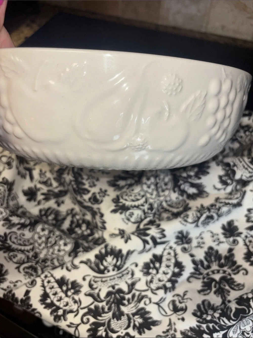 Libbey Off White Cream Embossed Fruit Vegetable Large Serving Bowl 10